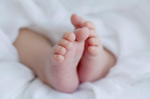 宝宝冬天手脚冰凉是什么原因？怎么保暖？