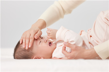 2个月宝宝肺炎的早期症状有哪些