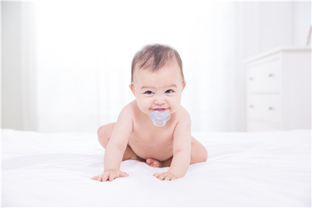 宝宝四个月有点感冒怎么办 宝宝感冒怎么治疗