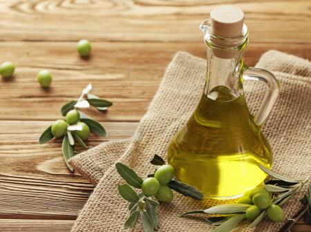食用橄榄油可以按摩脸部吗