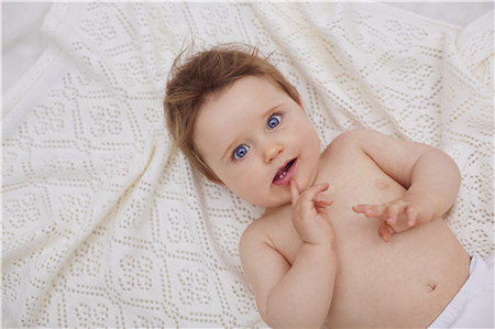 7个月的婴儿摇头是什么原因 婴儿摇头是缺钙吗