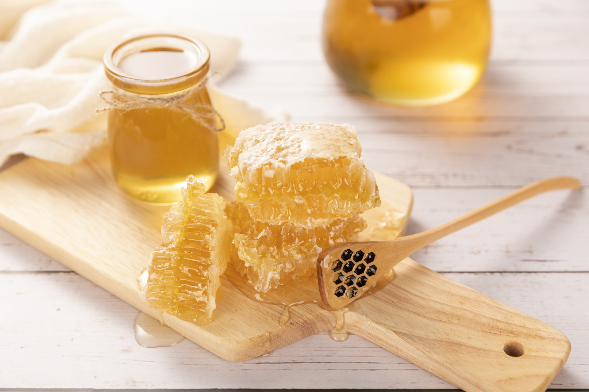 蜂胶吃多了有副作用吗