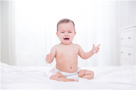 2个月宝宝吐奶厉害怎么回事 宝宝为什么会吐奶