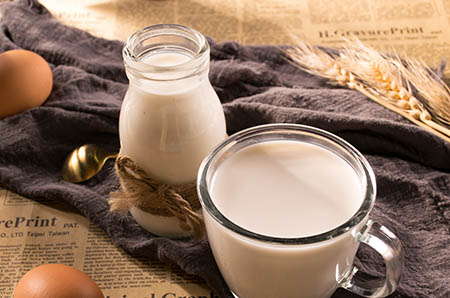 哺乳期中暑可以喝藿香正气水吗 喝藿香正气水可以喂奶吗2