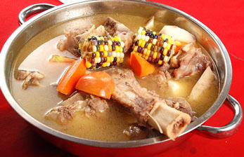 养生汤品 玉米胡萝卜排骨汤的做法