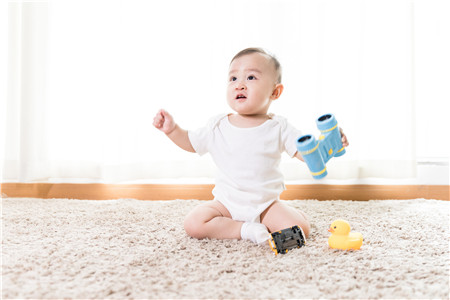 一个半月宝宝喝多少奶粉正常
