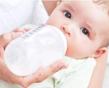 宝宝体重不长怎么办，高能量奶粉来帮忙