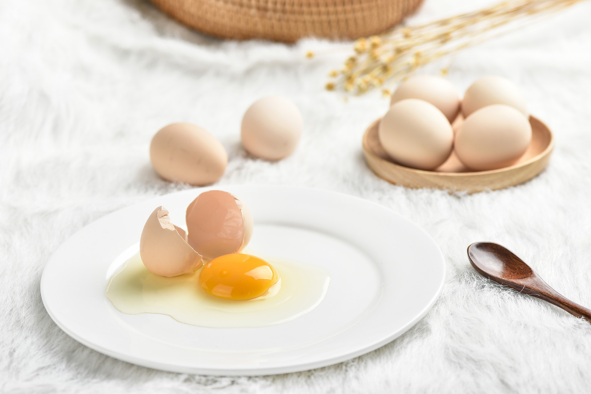 土鸡蛋可以生吃吗