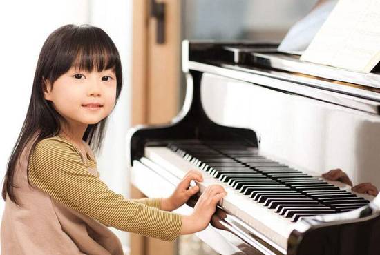 学钢琴的最佳年龄是几岁 学钢琴的好处和坏处