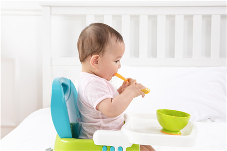 宝宝添加辅食要注意些什么 这些食物给孩子添加辅食时要注意