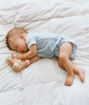 孩子睡觉爱磨牙的原因以及改善的有效方法