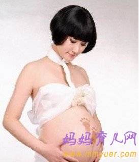 孕妇正确抚摸肚子的小技巧