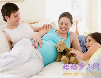 孕期孕妇睡姿要怎么睡对宝宝比较好？