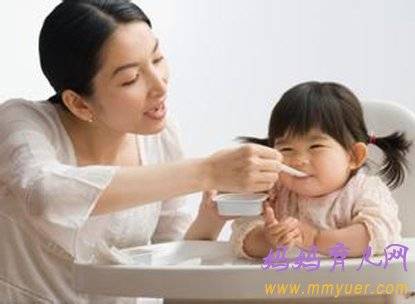 宝宝不爱吃饭 妈妈先反省自己的喂养方式