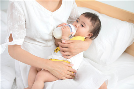 十个月宝宝吃多少奶粉正常