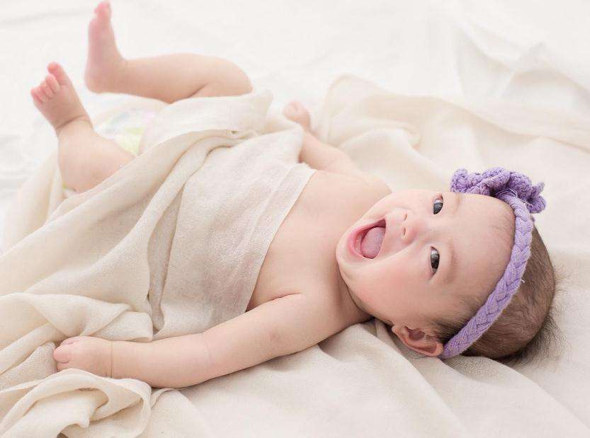 为什么出生一个月的宝宝不喜欢喝奶粉？用牛奶喂养的知识点介绍