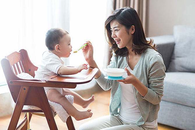 刚刚出生的宝宝补钙可以吃什么？如何判断宝宝是不是缺钙？
