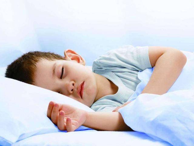 养成宝宝抱睡的错误方式有哪些？宝宝睡眠时长介绍