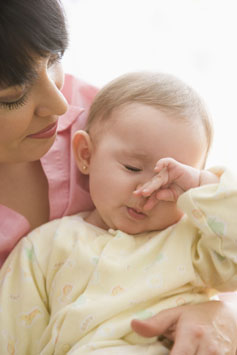 如何纠正宝宝抠鼻子行为习惯
