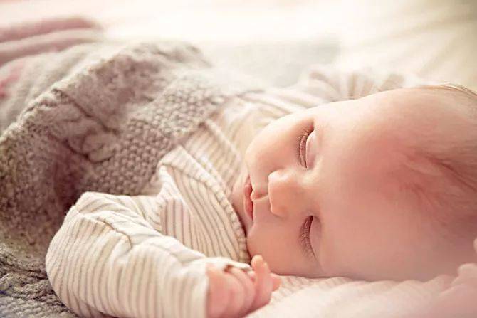 宝宝入睡难是怎么回事？宝妈不要忽视！