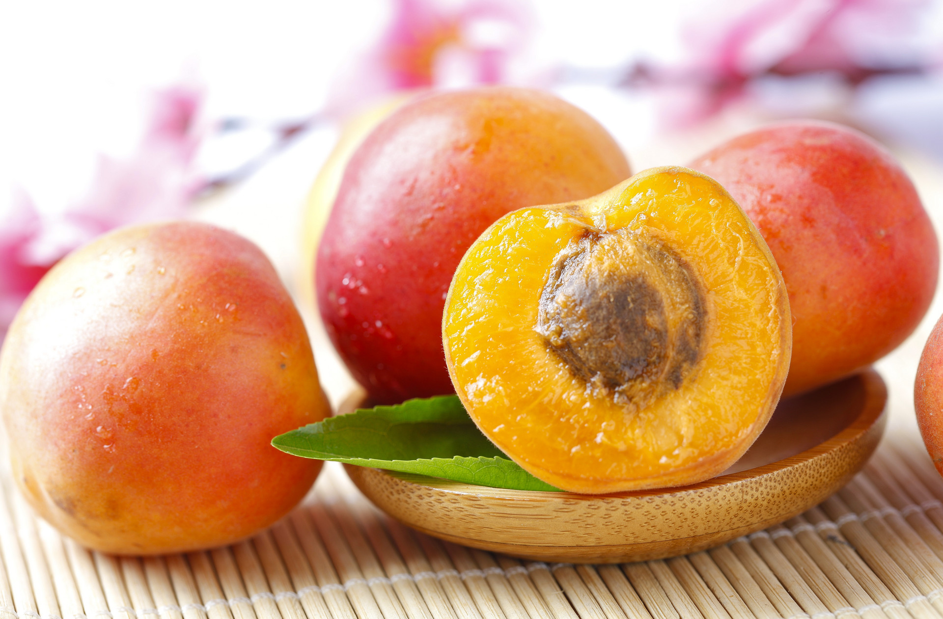 黄桃可以和柚子一起吃吗
