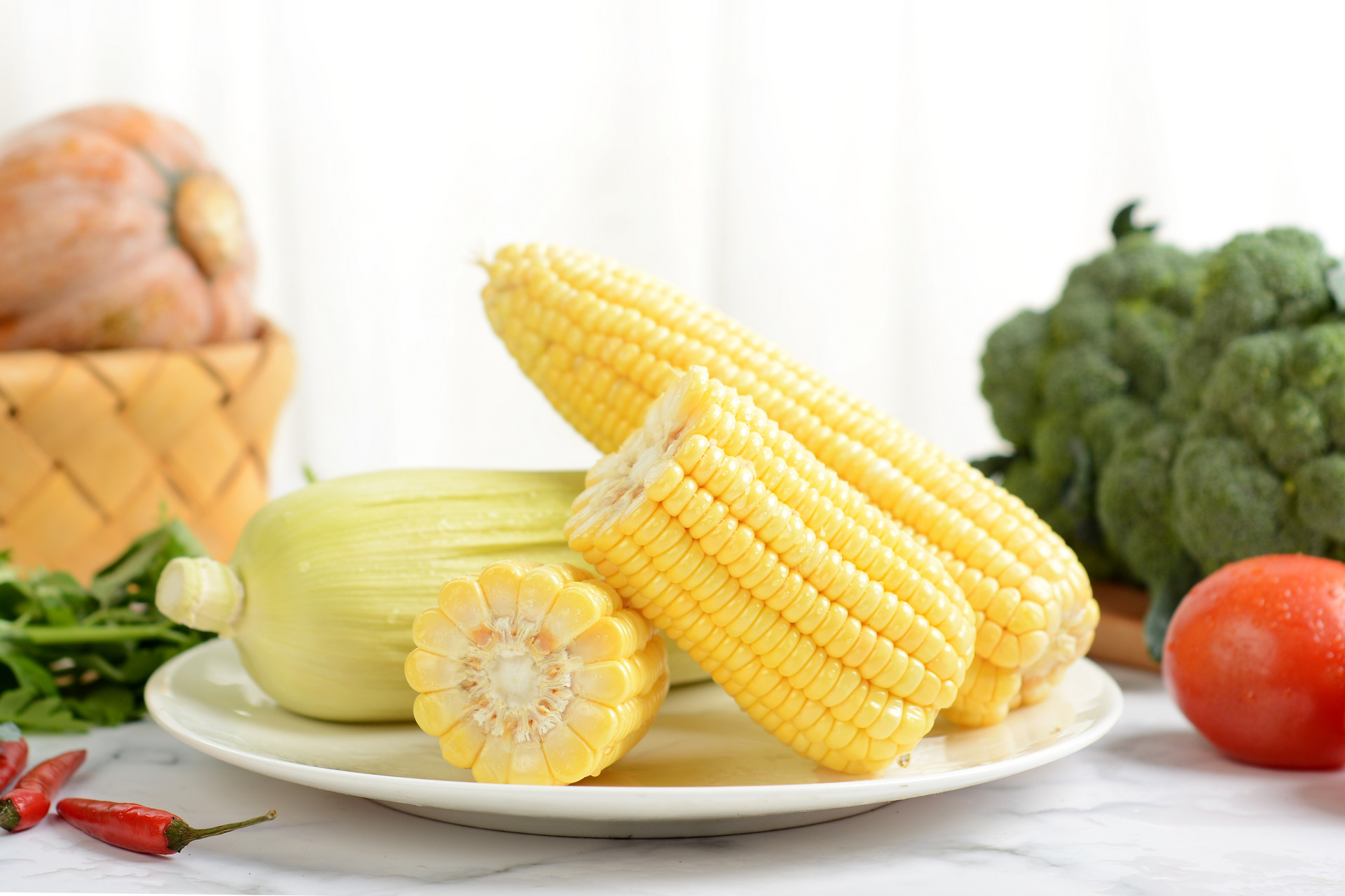甜玉米和糯玉米哪个减肥效果好-甜玉米和糯玉米哪个热量高