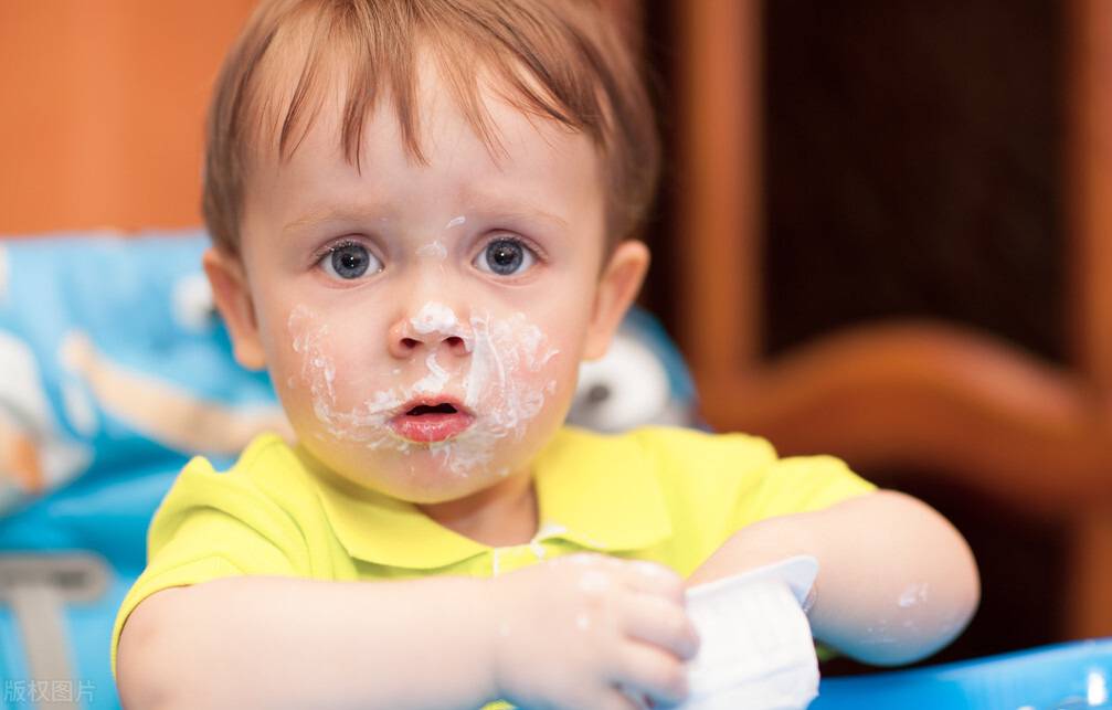 宝宝几岁能喝酸奶？什么样的酸奶比较适合宝宝？