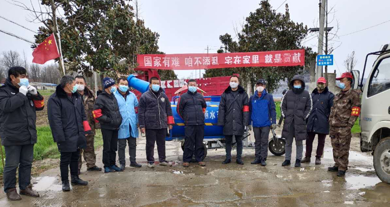 抗疫志愿者--贝蜜儿湖北省区经理章雨在湖北襄阳小樊村
