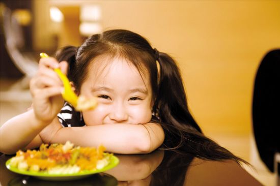 儿童饮食要注意补充所需营养素