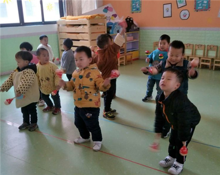 适合幼儿园中班的亲子游戏活动适合幼儿园中班的亲子游戏有哪些