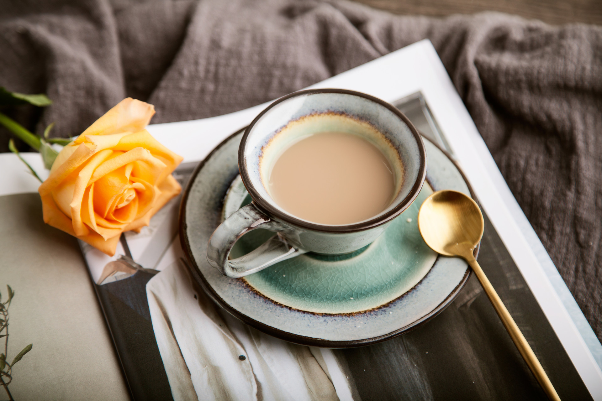 焦糖奶茶用什么茶叶都可以吗 用红茶还是绿茶