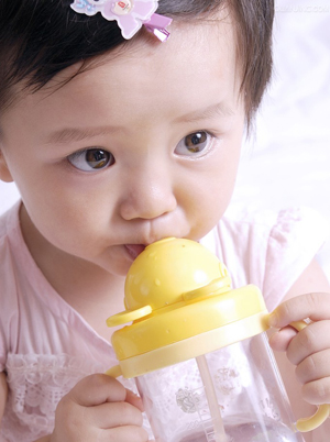 夏季宝宝腹泻怎么办 勿过多进食冰冷饮料宝宝夏季养生