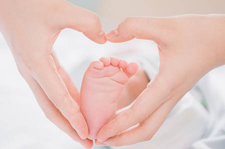 【新生儿母乳喂养方法】母乳喂养知识及技巧婴儿母乳喂养方法