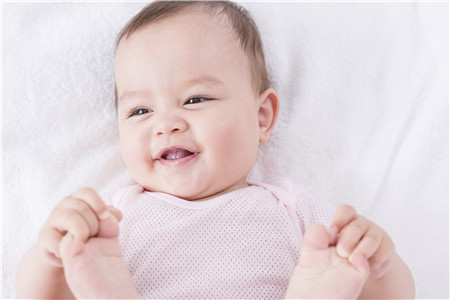二个月宝宝会笑正常吗