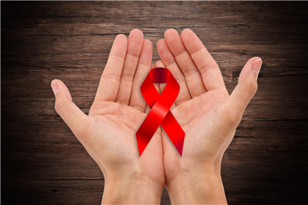 【艾滋病红点是什么样子的呢】艾滋病红点是什么样子图片艾滋病红点特征
