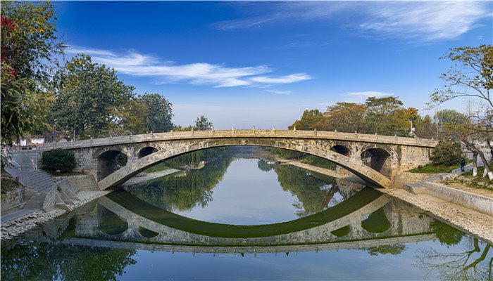 中国现存古代最长的连梁式石板平桥 我国现存最早最长的连梁式石板平桥