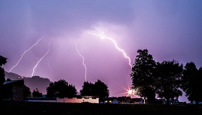 今湖南南部多地有暴雨 长沙今有小雨最高气温29℃