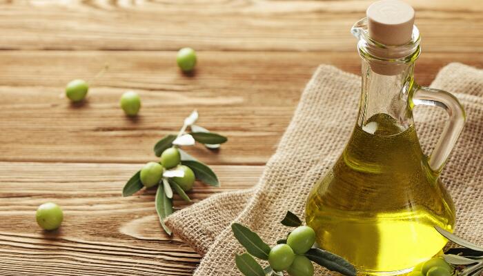 特级初榨和精炼哪种级别橄榄油营养价值更高 特级初榨和精炼橄榄油有什么区别
