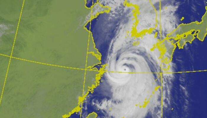 11台风轩岚诺今日最新卫星云图追踪：台风眼清晰结构完整对称