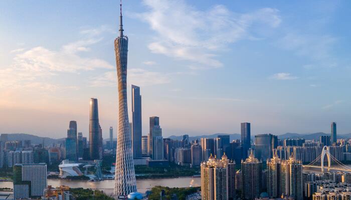 副高加强广东中北部高温炙烤 广州夜间有雷雨最高温35℃