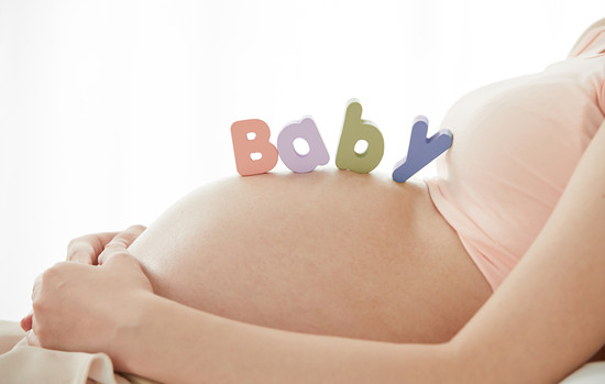 胎动是宝宝在肚子里干嘛呢
