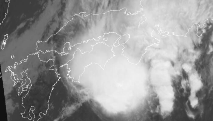 台风塔拉斯路径实时发布系统最新云图：云系结构较散但庞大已覆盖日本