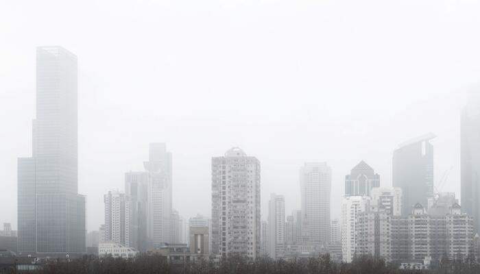 北京今夜间山区有雨 大气扩散条件较差能见度低