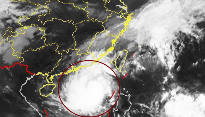 中央气象台20号台风纳沙高清卫星云图：云系比较均匀且庞大浓密