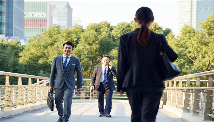 朝九晚五的生活是什么意思 朝九晚五的生活指的是什么